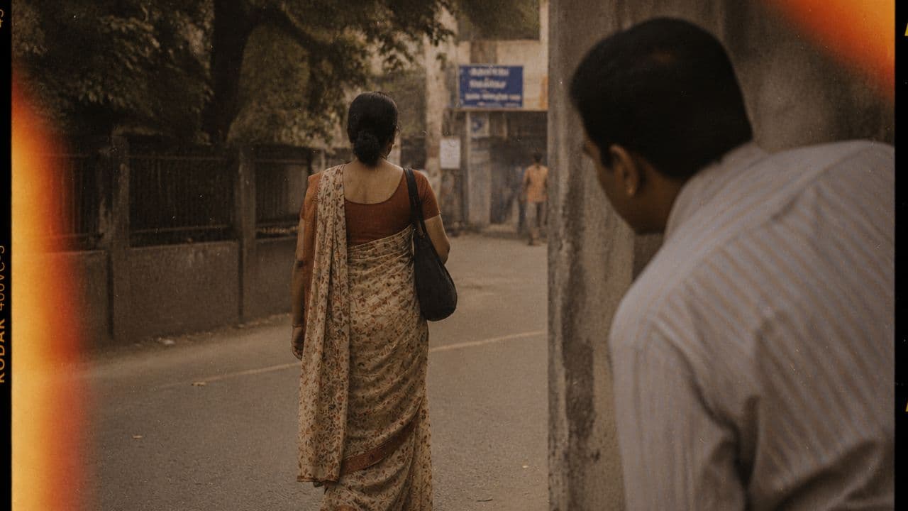 Aakhir mandir ke bahane kaha jaati hai Sarita?